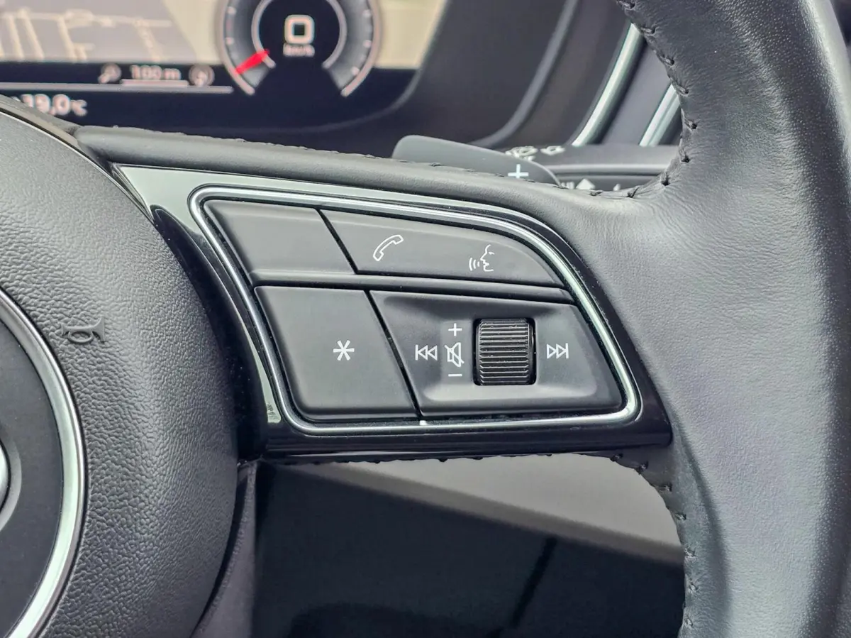 40 TFSI|CARPLAY|CRUISE|CAMERA|SFEER|STOELV
