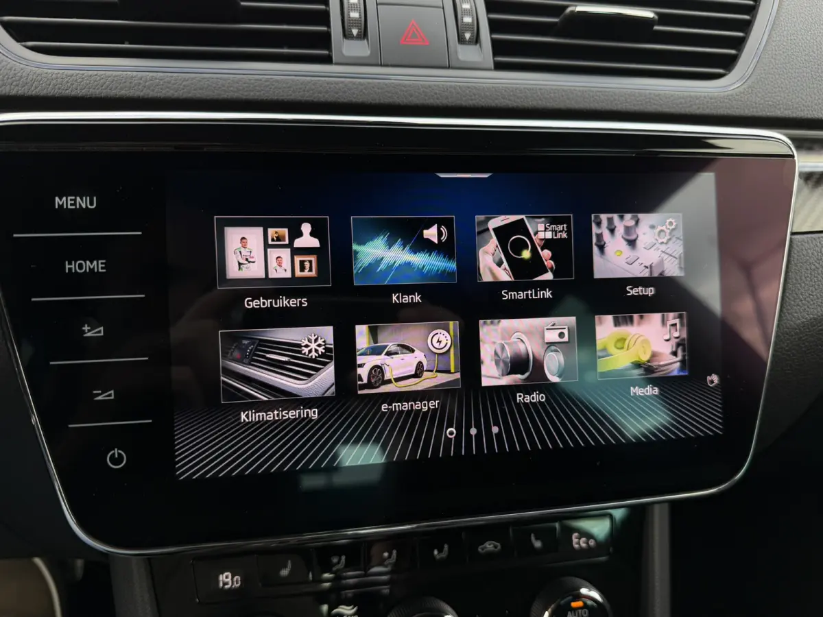 1.4 TSI iV Sportline Business | Elek. Trekhaak | Memory | Sfeerverlichting | Carplay | Navi |