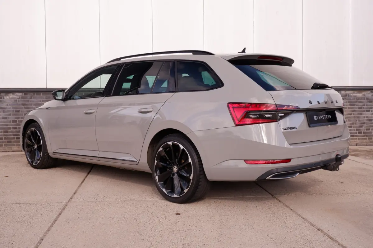 1.4 TSI iV Sportline Business | Elek. Trekhaak | Memory | Sfeerverlichting | Carplay | Navi |