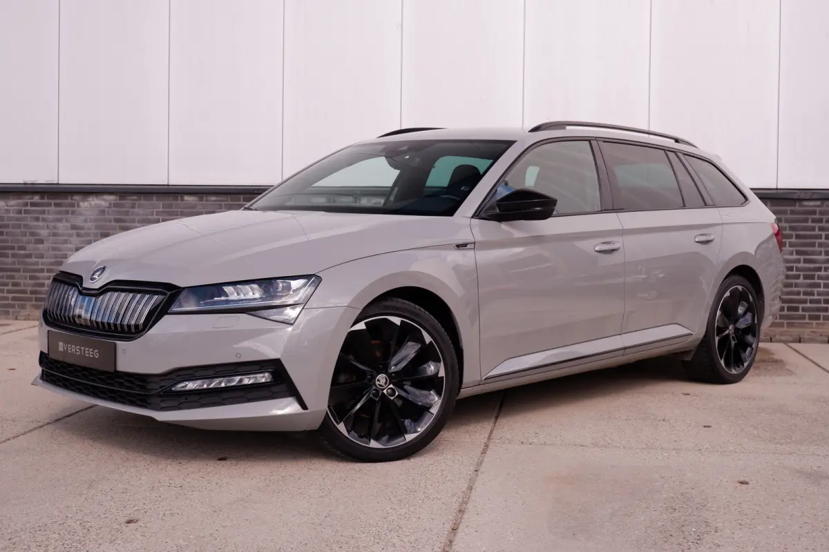 1.4 TSI iV Sportline Business | Elek. Trekhaak | Memory | Sfeerverlichting | Carplay | Navi |