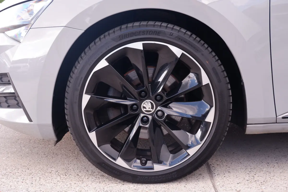 1.4 TSI iV Sportline Business | Elek. Trekhaak | Memory | Sfeerverlichting | Carplay | Navi |