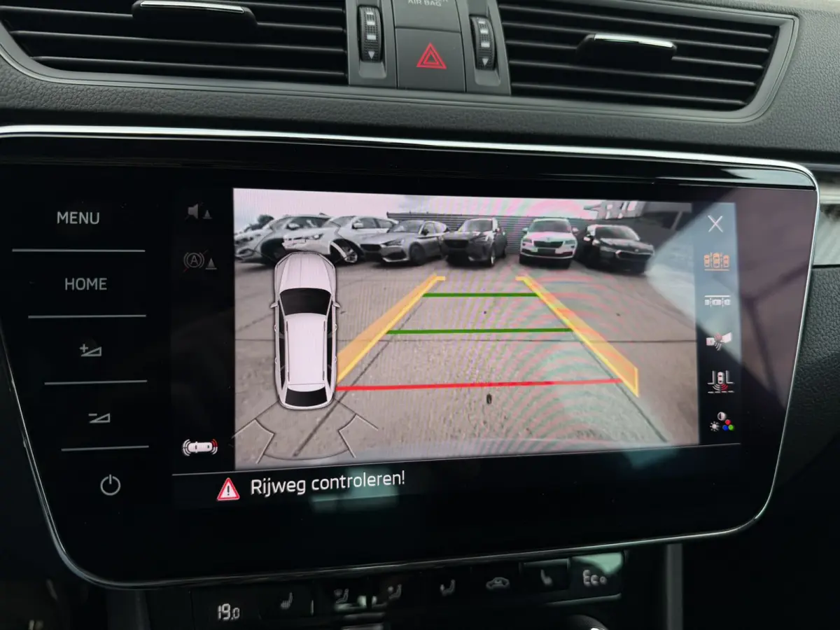 1.4 TSI iV Sportline Business | Elek. Trekhaak | Memory | Sfeerverlichting | Carplay | Navi |