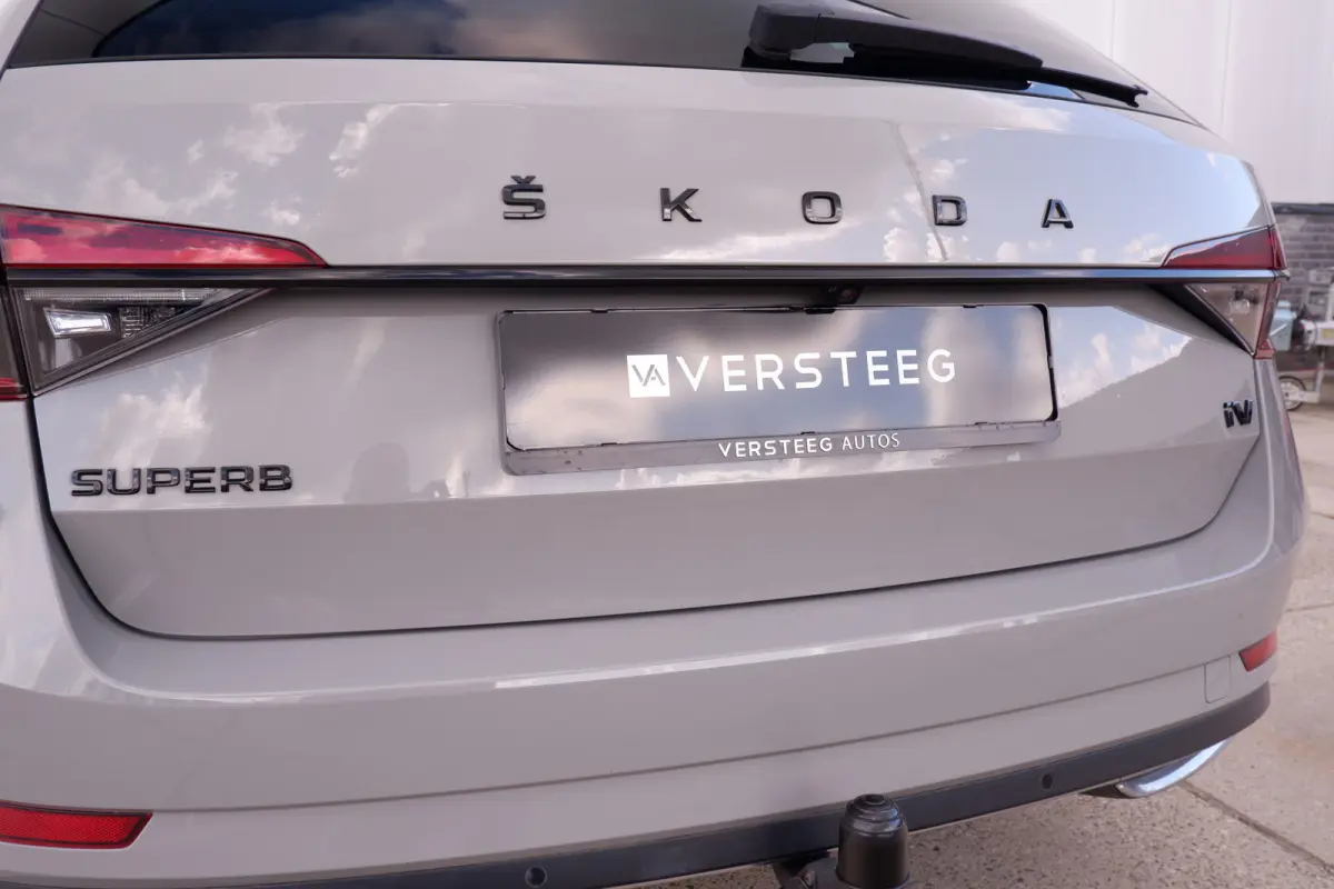 1.4 TSI iV Sportline Business | Elek. Trekhaak | Memory | Sfeerverlichting | Carplay | Navi |