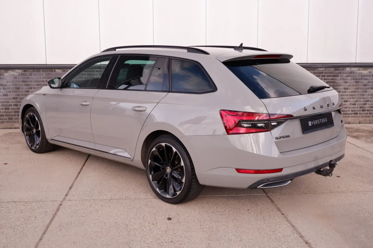 1.4 TSI iV Sportline Business | Elek. Trekhaak | Memory | Sfeerverlichting | Carplay | Navi |