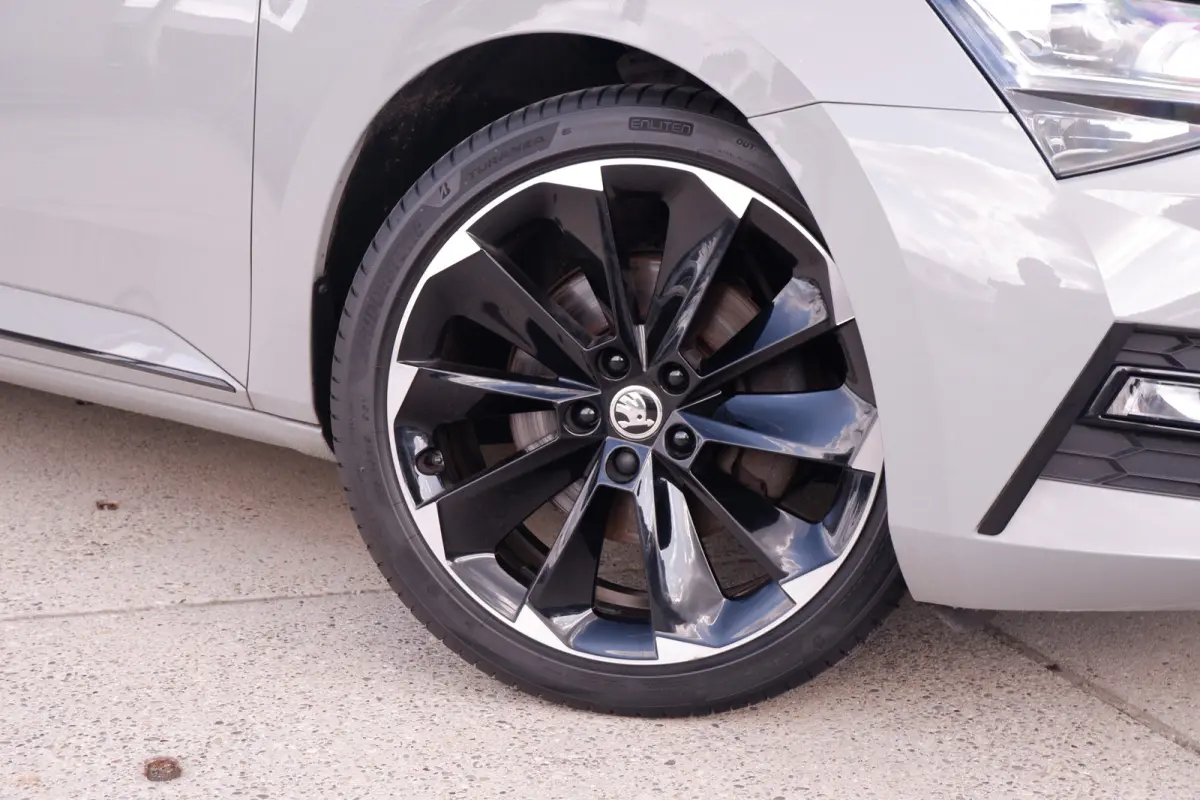 1.4 TSI iV Sportline Business | Elek. Trekhaak | Memory | Sfeerverlichting | Carplay | Navi |