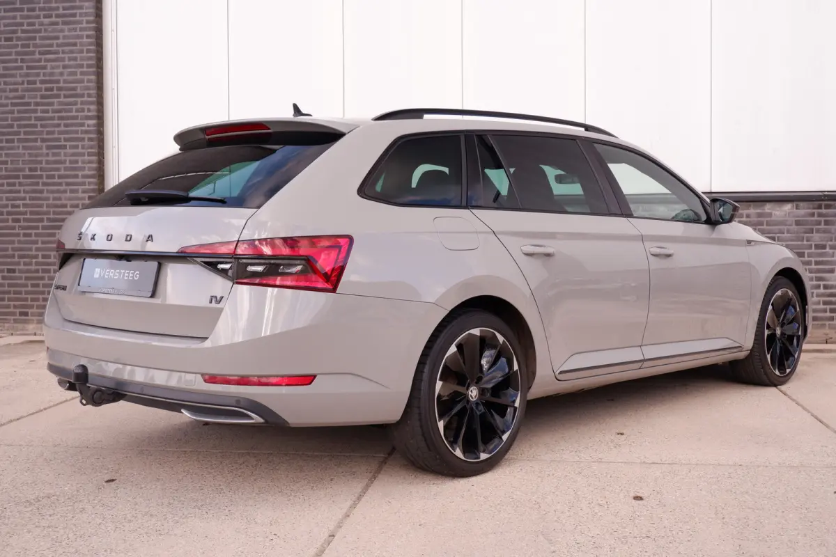1.4 TSI iV Sportline Business | Elek. Trekhaak | Memory | Sfeerverlichting | Carplay | Navi |