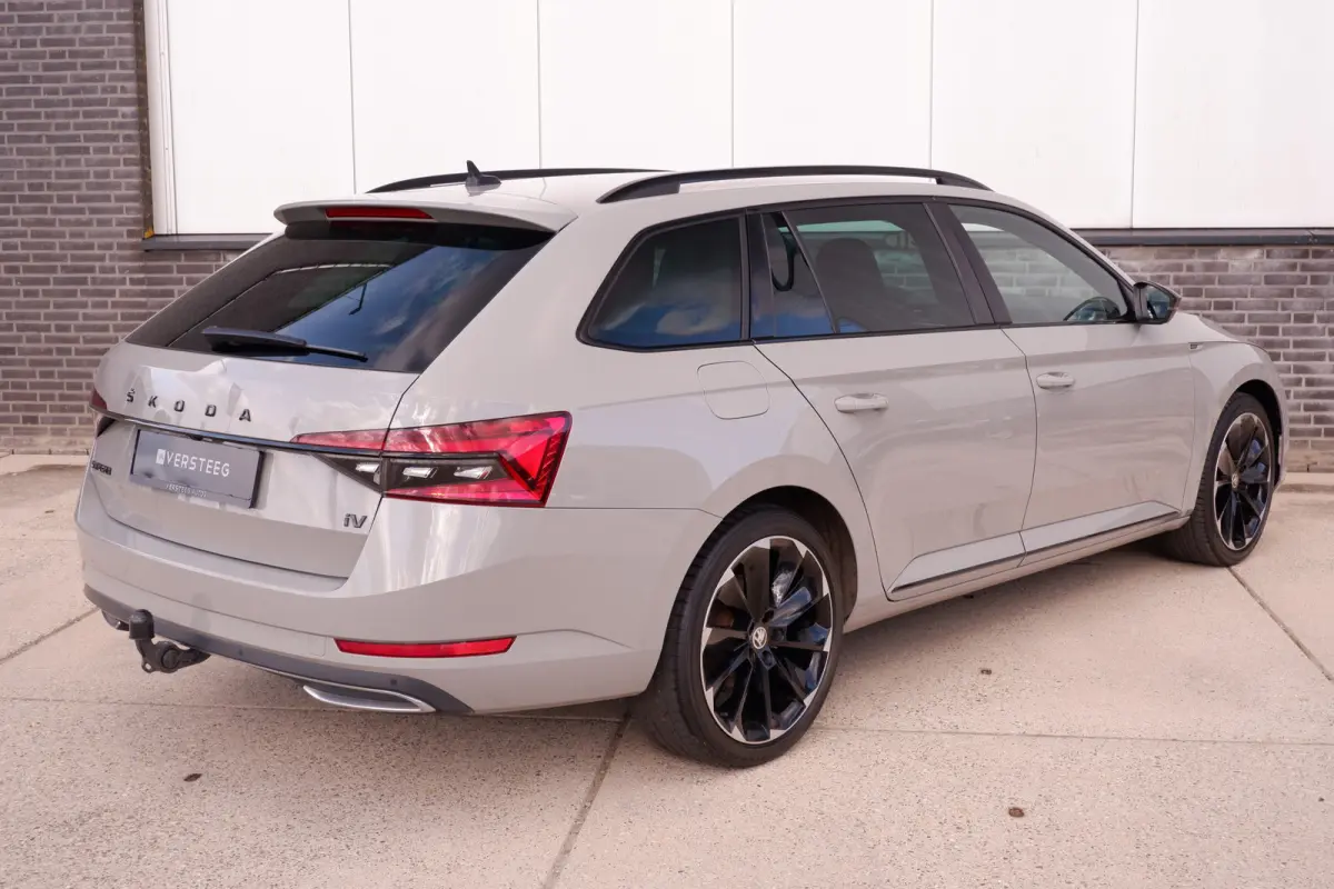 1.4 TSI iV Sportline Business | Elek. Trekhaak | Memory | Sfeerverlichting | Carplay | Navi |