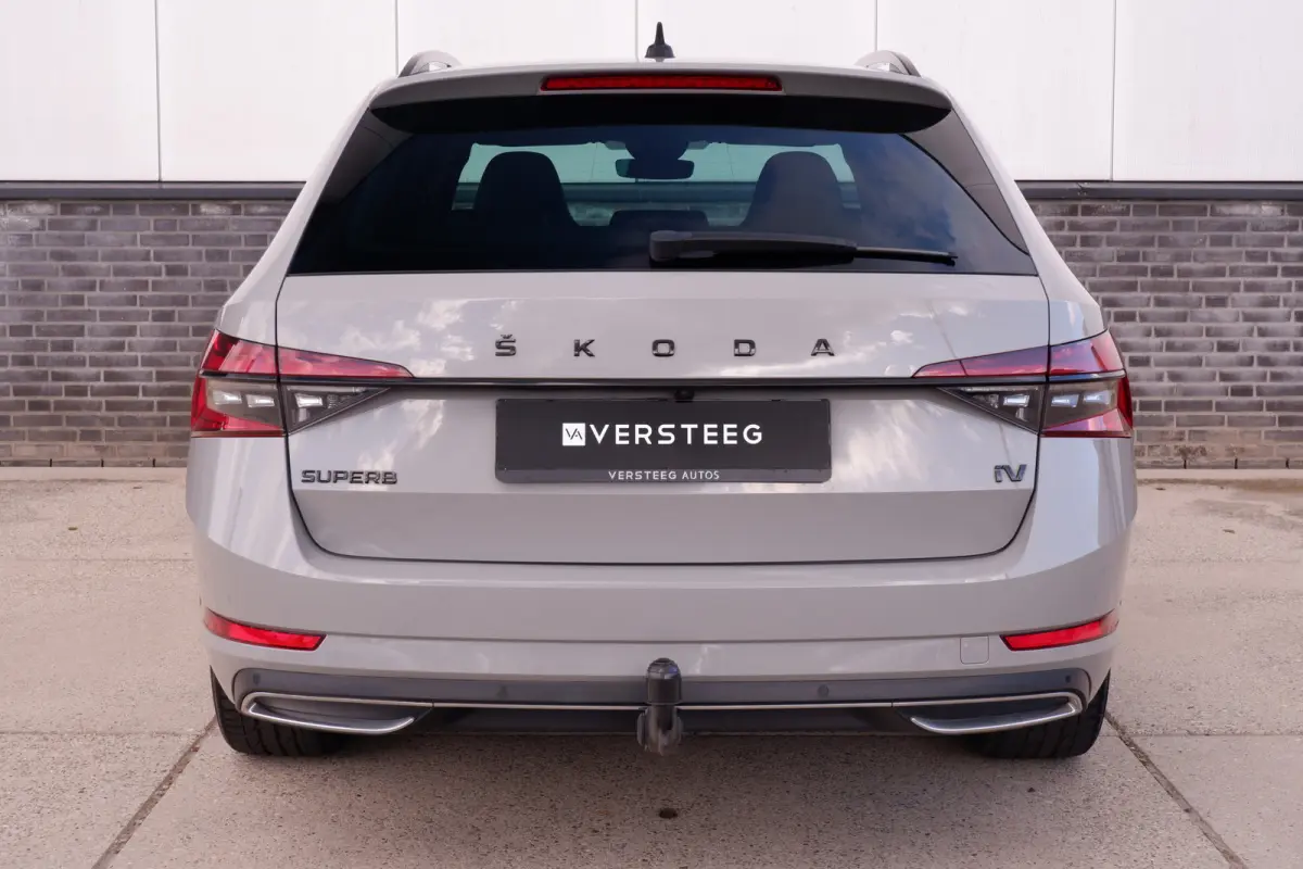 1.4 TSI iV Sportline Business | Elek. Trekhaak | Memory | Sfeerverlichting | Carplay | Navi |