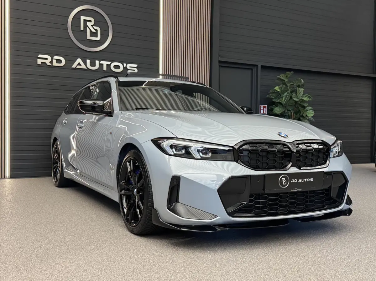 318i M Sport Pano Carbon H/K Brooklyn Grau Carplay Led