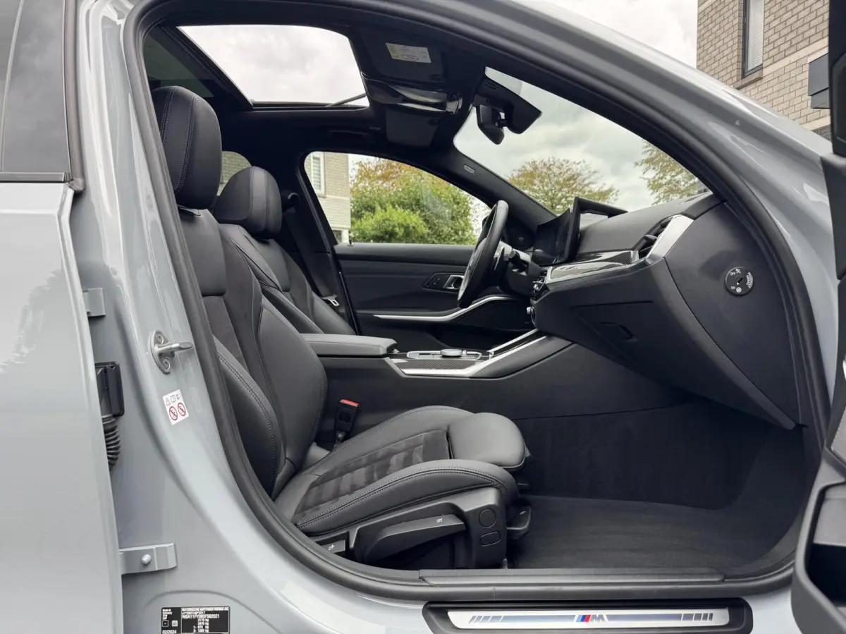 318i M Sport Pano Carbon H/K Brooklyn Grau Carplay Led