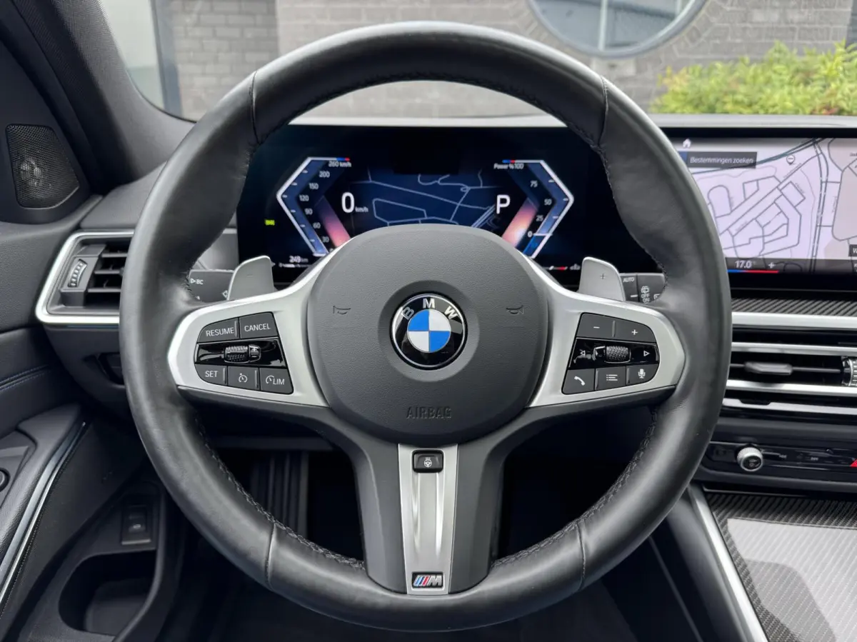 318i M Sport Pano Carbon H/K Brooklyn Grau Carplay Led
