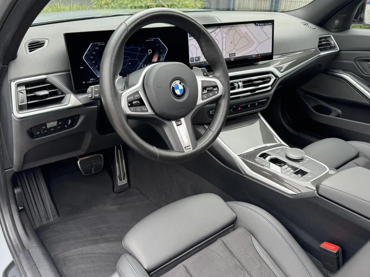 318i M Sport Pano Carbon H/K Brooklyn Grau Carplay Led
