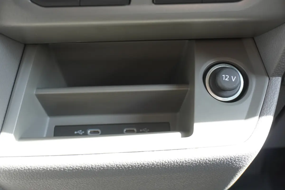 50 N1 163pk Automaat Dubbellucht Kipper 3500kg Trekgewicht Trekhaak ACC Cruise control Apple Carplay
