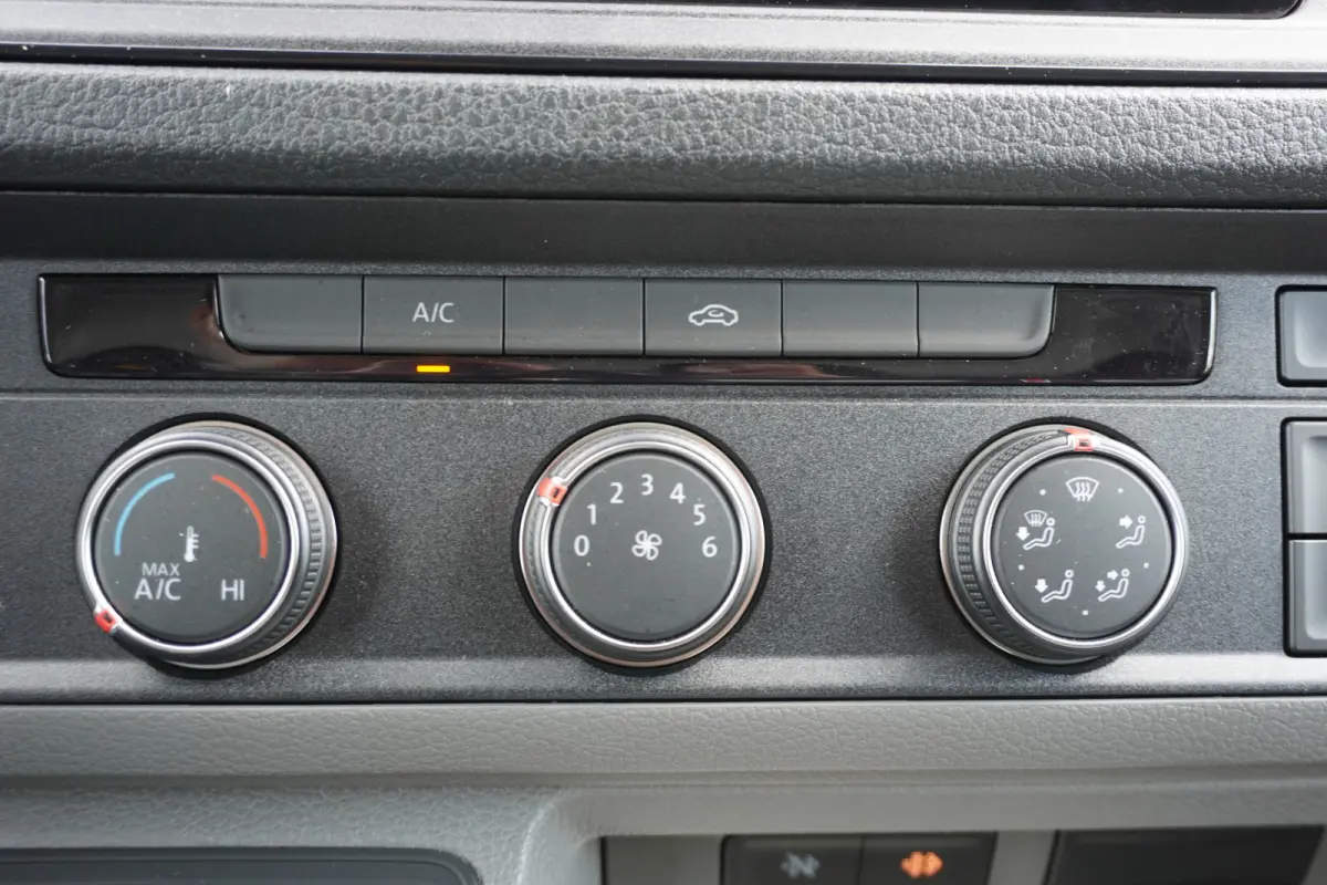 50 N1 163pk Automaat Dubbellucht Kipper 3500kg Trekgewicht Trekhaak ACC Cruise control Apple Carplay