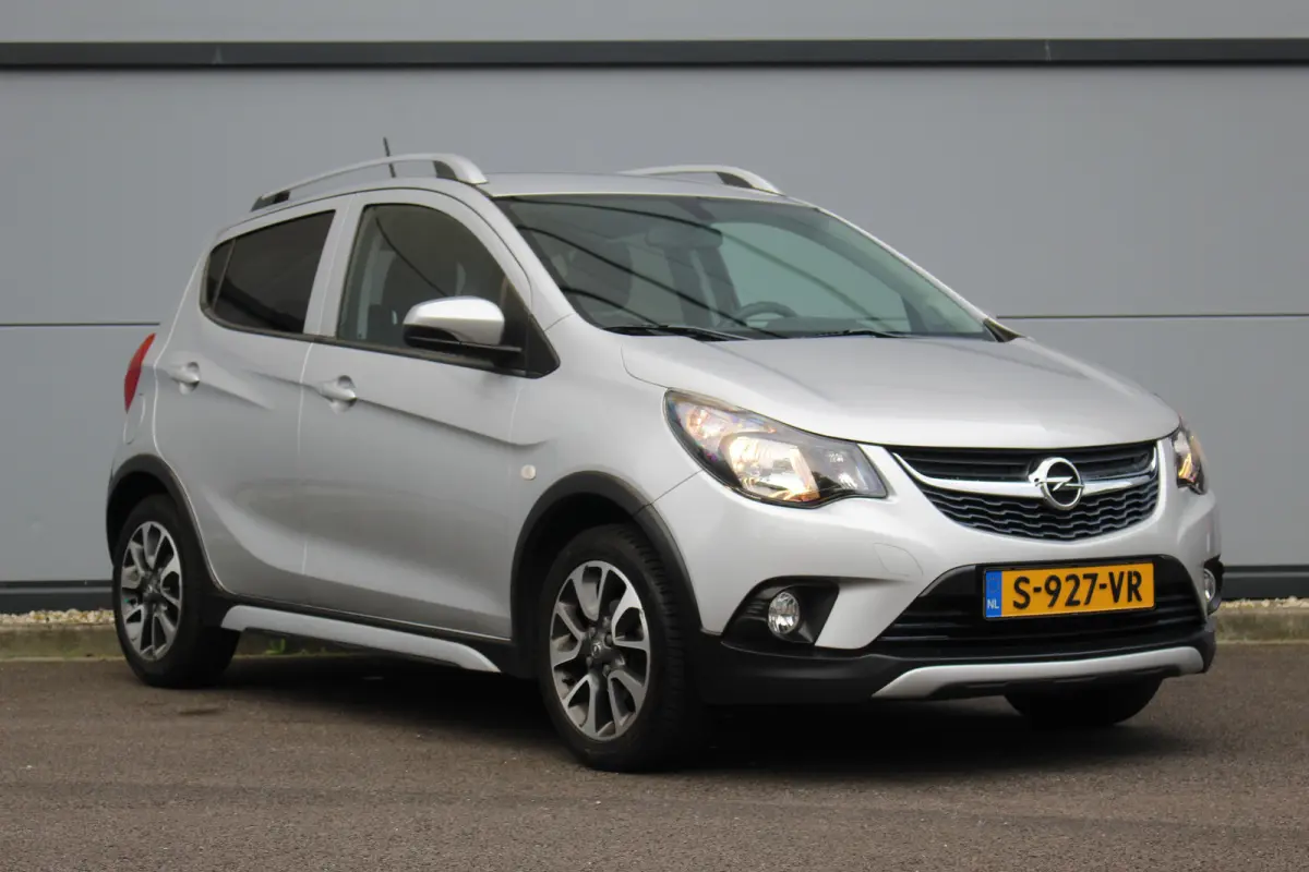 1.0 Online Edition | Carplay | Airco | PDC A | Bluetooth | LMV 15" | Carplay | Airco | PDC A | Bluetooth | LMV 15" |