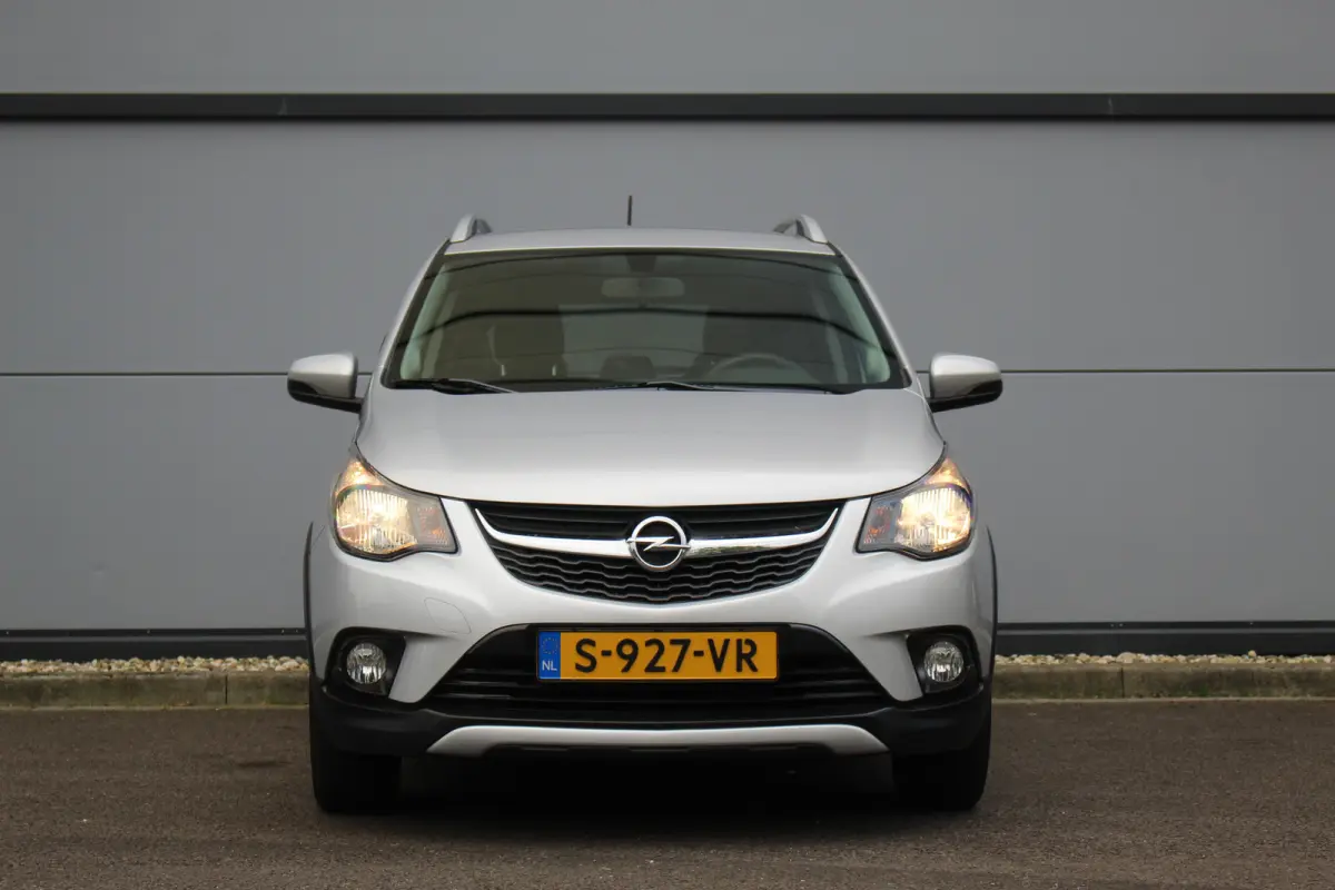 1.0 Online Edition | Carplay | Airco | PDC A | Bluetooth | LMV 15" | Carplay | Airco | PDC A | Bluetooth | LMV 15" |