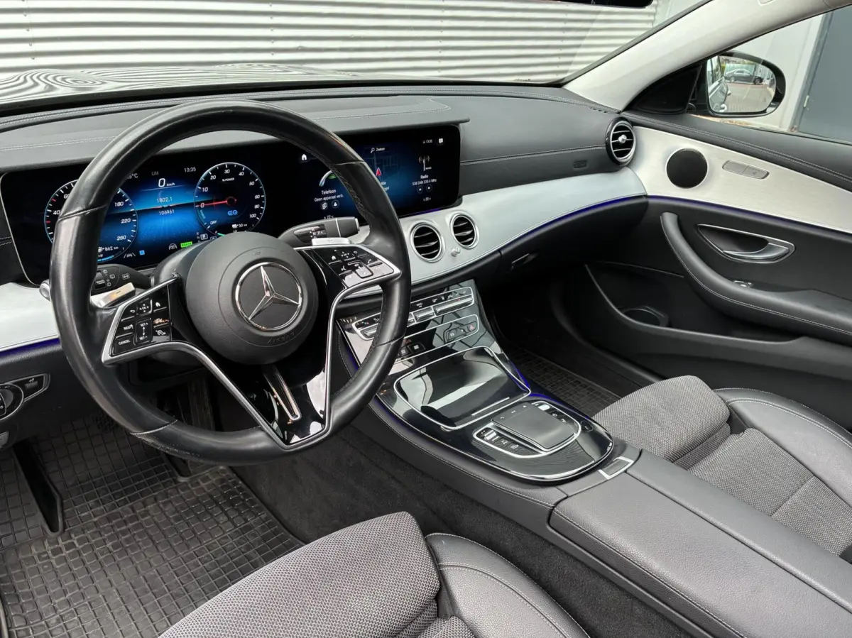300 de 4MATIC Pano Camera Carplay 2020 Facelift Model Nightpakket Vol Opties Eerste Eigenaar Plug-In hybride 106930 Km Gereden Perfecte