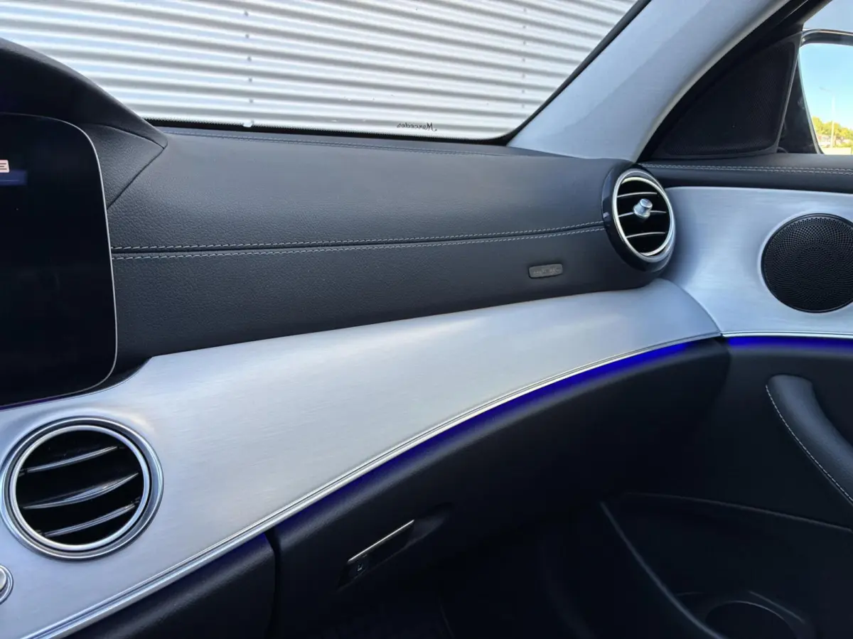 300 de 4MATIC Pano Camera Carplay 2020 Facelift Model Nightpakket Vol Opties Eerste Eigenaar Plug-In hybride 106930 Km Gereden Perfecte