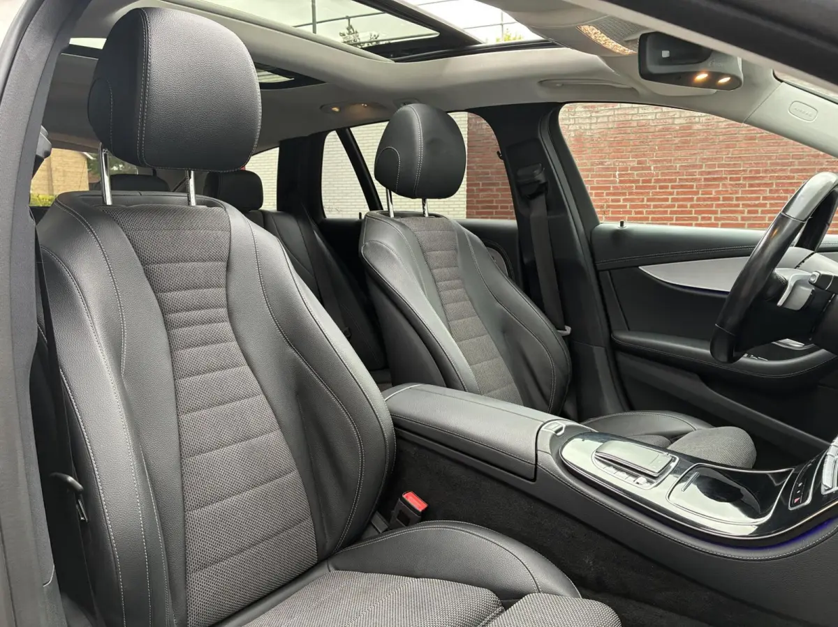 300 de 4MATIC Pano Camera Carplay 2020 Facelift Model Nightpakket Vol Opties Eerste Eigenaar Plug-In hybride 106930 Km Gereden Perfecte