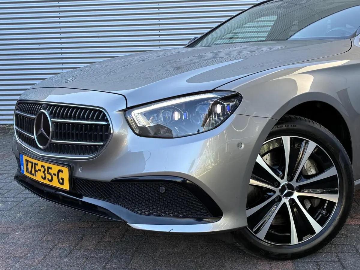 300 de 4MATIC Pano Camera Carplay 2020 Facelift Model Nightpakket Vol Opties Eerste Eigenaar Plug-In hybride 106930 Km Gereden Perfecte