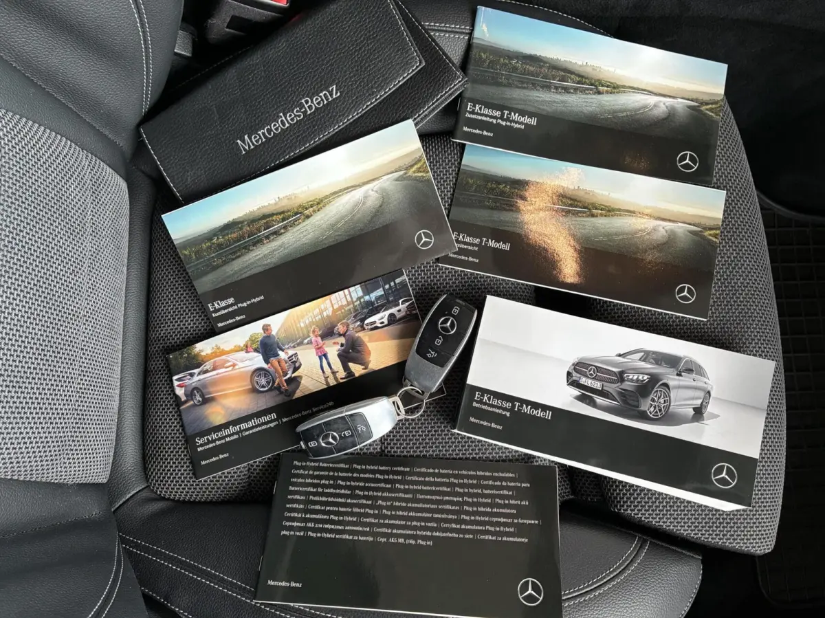 300 de 4MATIC Pano Camera Carplay 2020 Facelift Model Nightpakket Vol Opties Eerste Eigenaar Plug-In hybride 106930 Km Gereden Perfecte