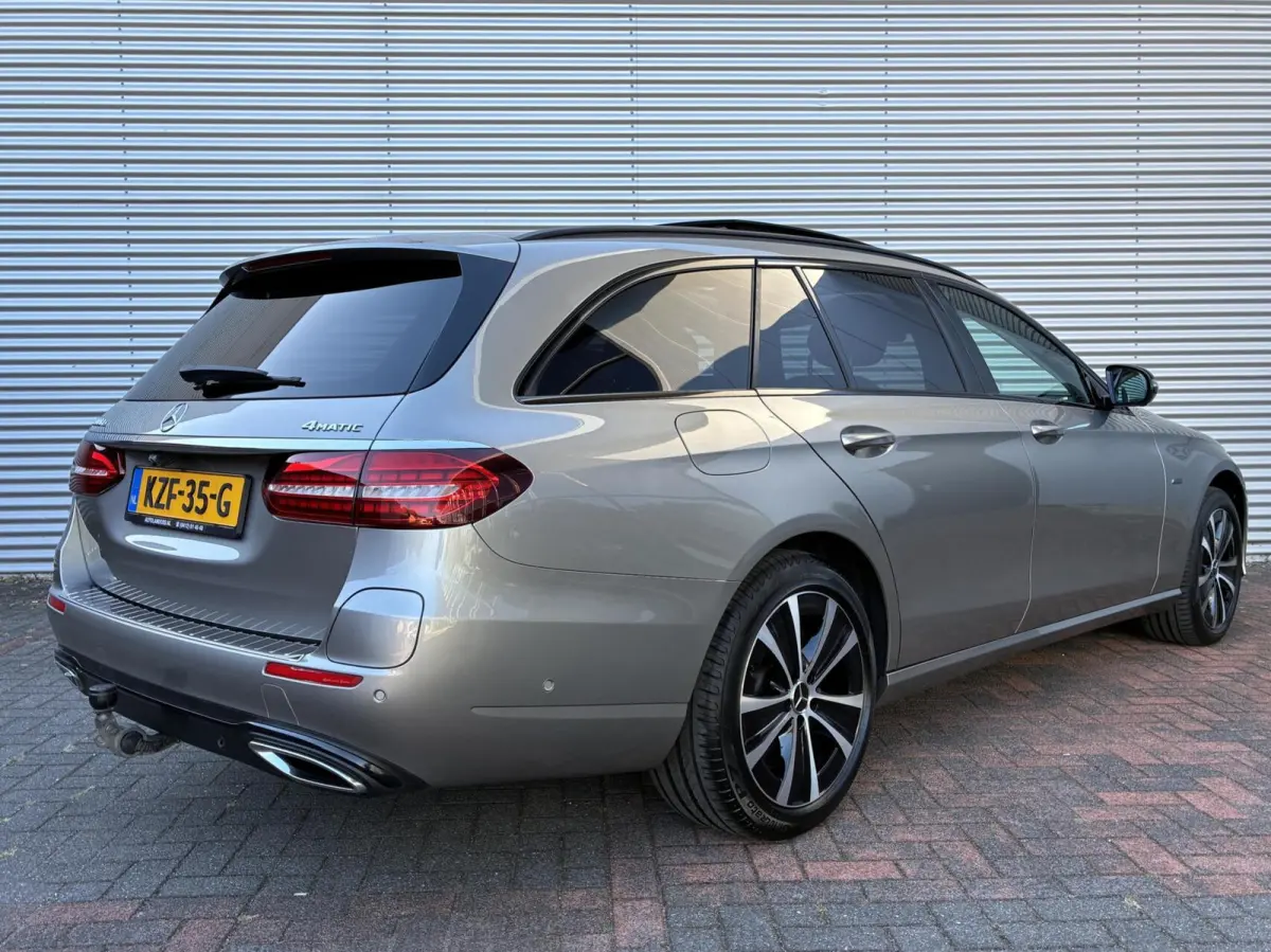 300 de 4MATIC Pano Camera Carplay 2020 Facelift Model Nightpakket Vol Opties Eerste Eigenaar Plug-In hybride 106930 Km Gereden Perfecte