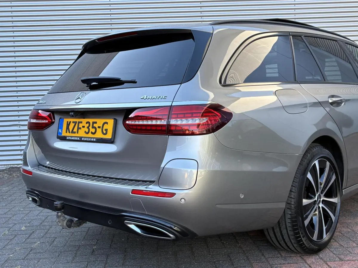 300 de 4MATIC Pano Camera Carplay 2020 Facelift Model Nightpakket Vol Opties Eerste Eigenaar Plug-In hybride 106930 Km Gereden Perfecte