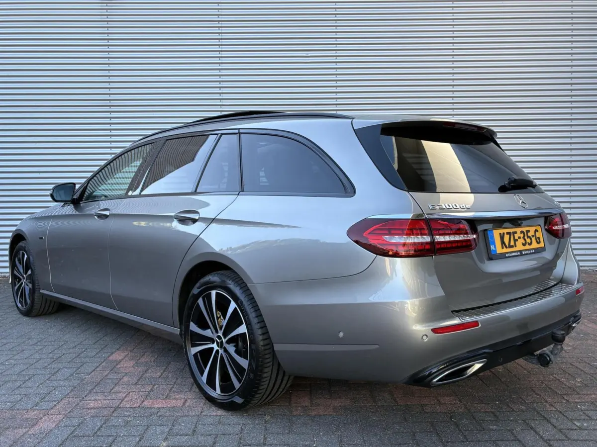 300 de 4MATIC Pano Camera Carplay 2020 Facelift Model Nightpakket Vol Opties Eerste Eigenaar Plug-In hybride 106930 Km Gereden Perfecte