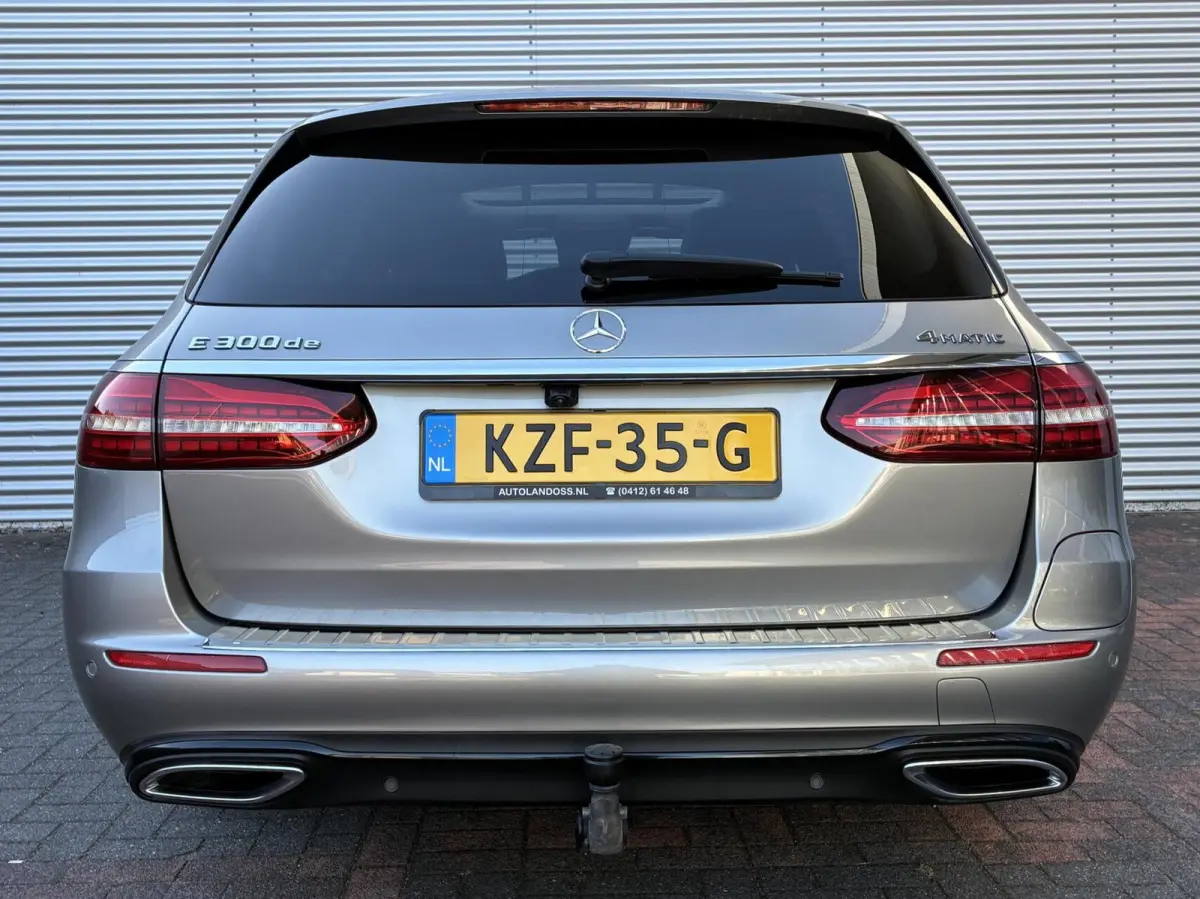 300 de 4MATIC Pano Camera Carplay 2020 Facelift Model Nightpakket Vol Opties Eerste Eigenaar Plug-In hybride 106930 Km Gereden Perfecte