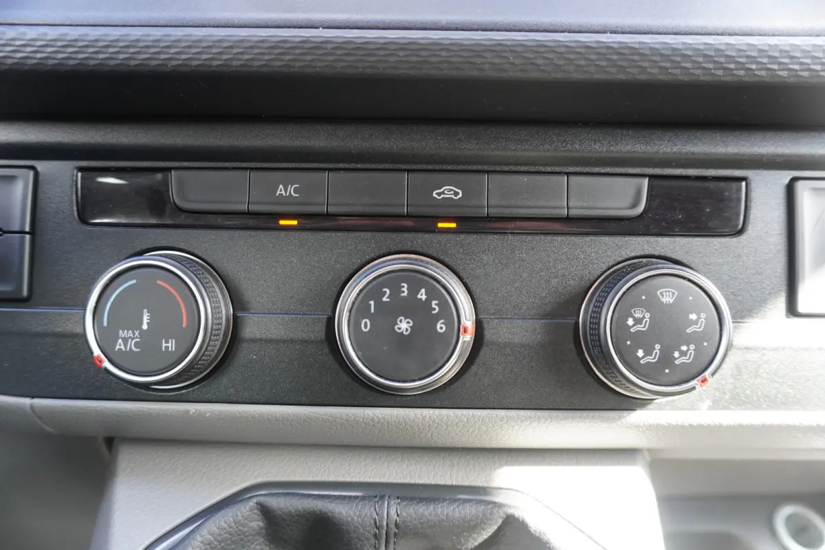 L2H1 110pk L2H1 Camera Apple Carplay Airco Cruise control 3-zits