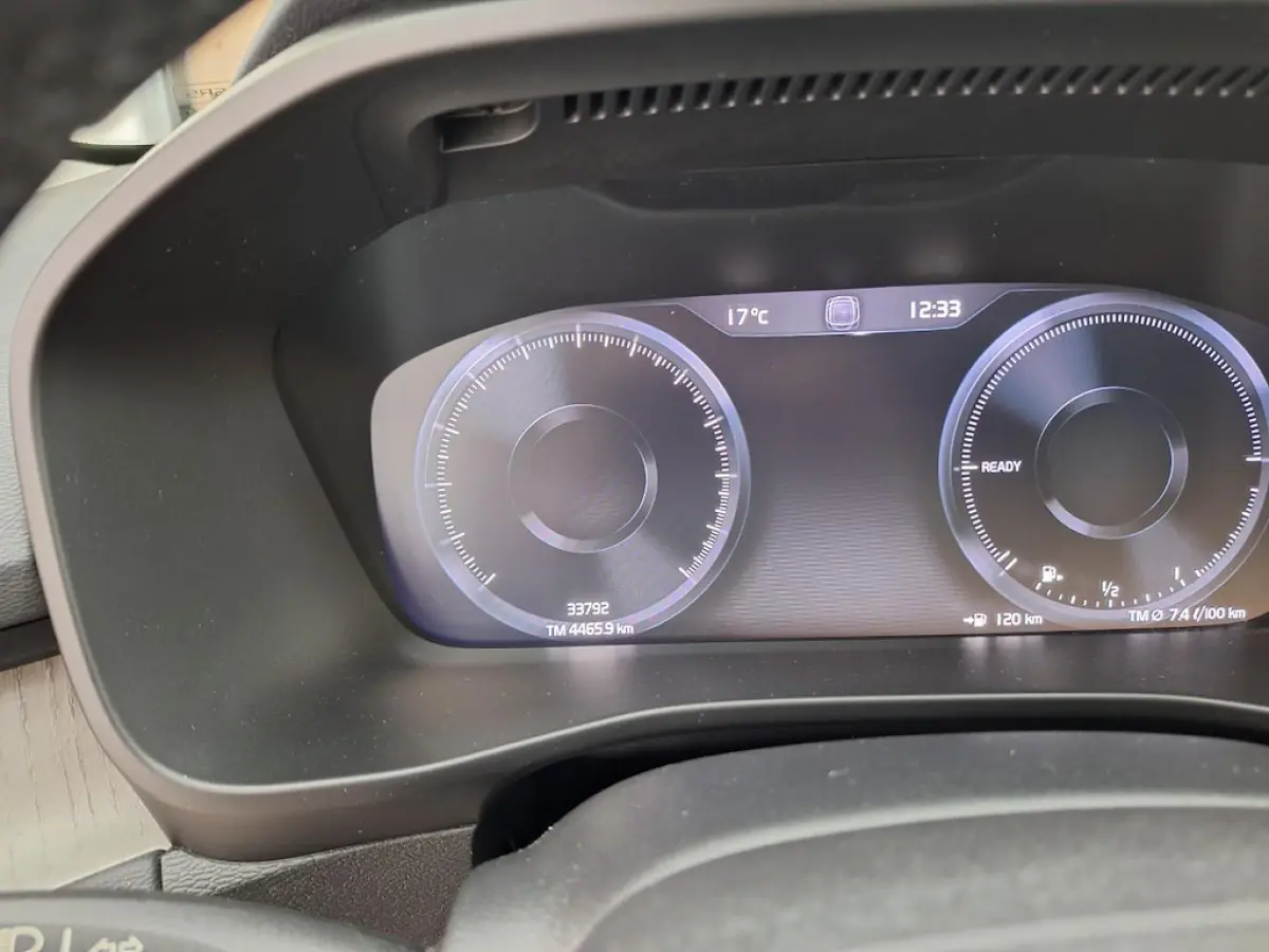 T4 Inscription | Leder | Adaptive Cruise | Verwarmbaar stuur en stoelen | Audio installatie | Cruise control adaptief | Electronic climate controle