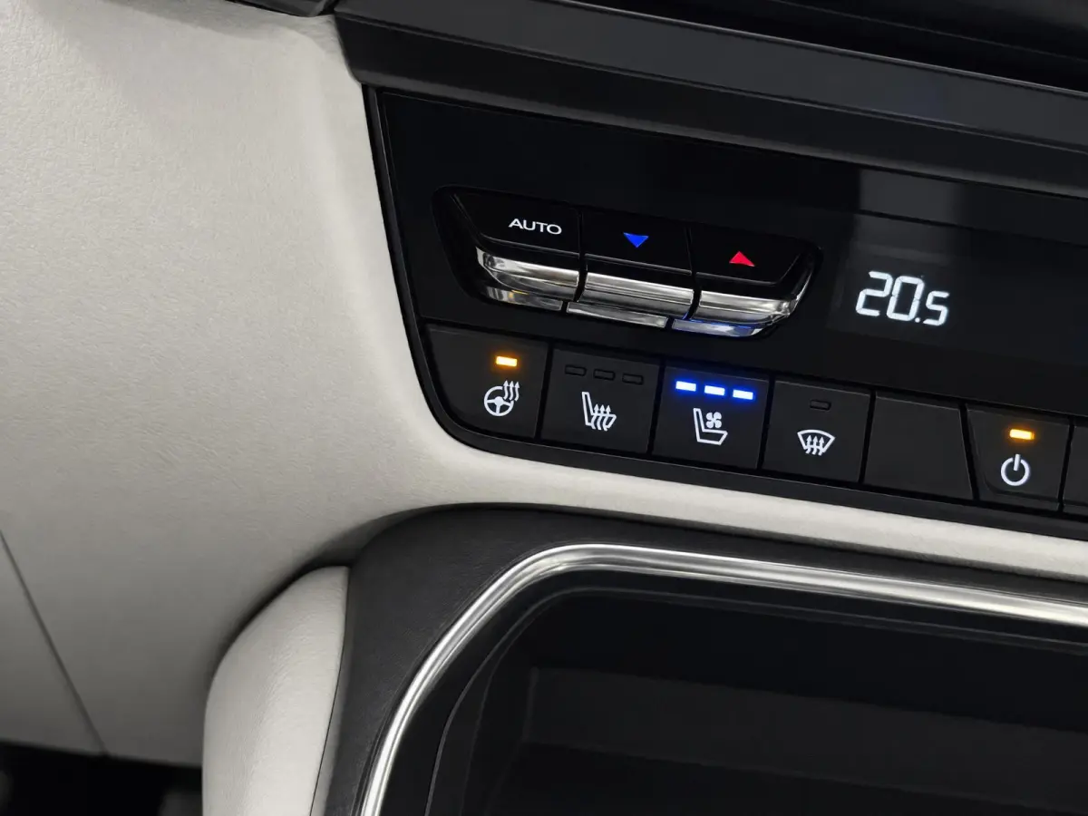 2.5 e-SkyActiv PHEV Takumi |Pano |Stoelverkoeling |Memory |360° |Meridian |ACC