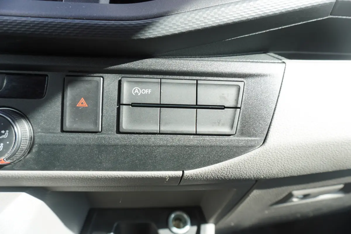 L2H1 110pk L2H1 Camera Apple Carplay Airco Cruise control 3-zits