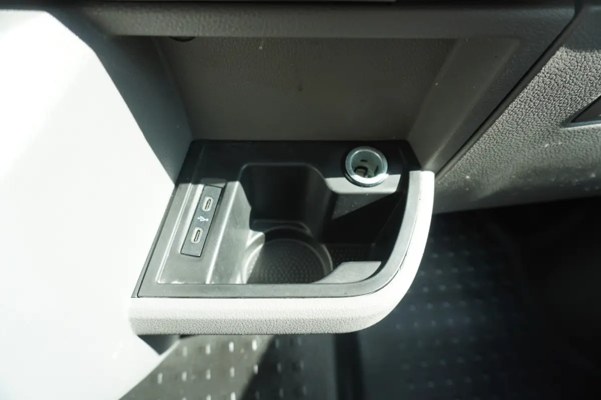 L2H1 110pk L2H1 Camera Apple Carplay Airco Cruise control 3-zits