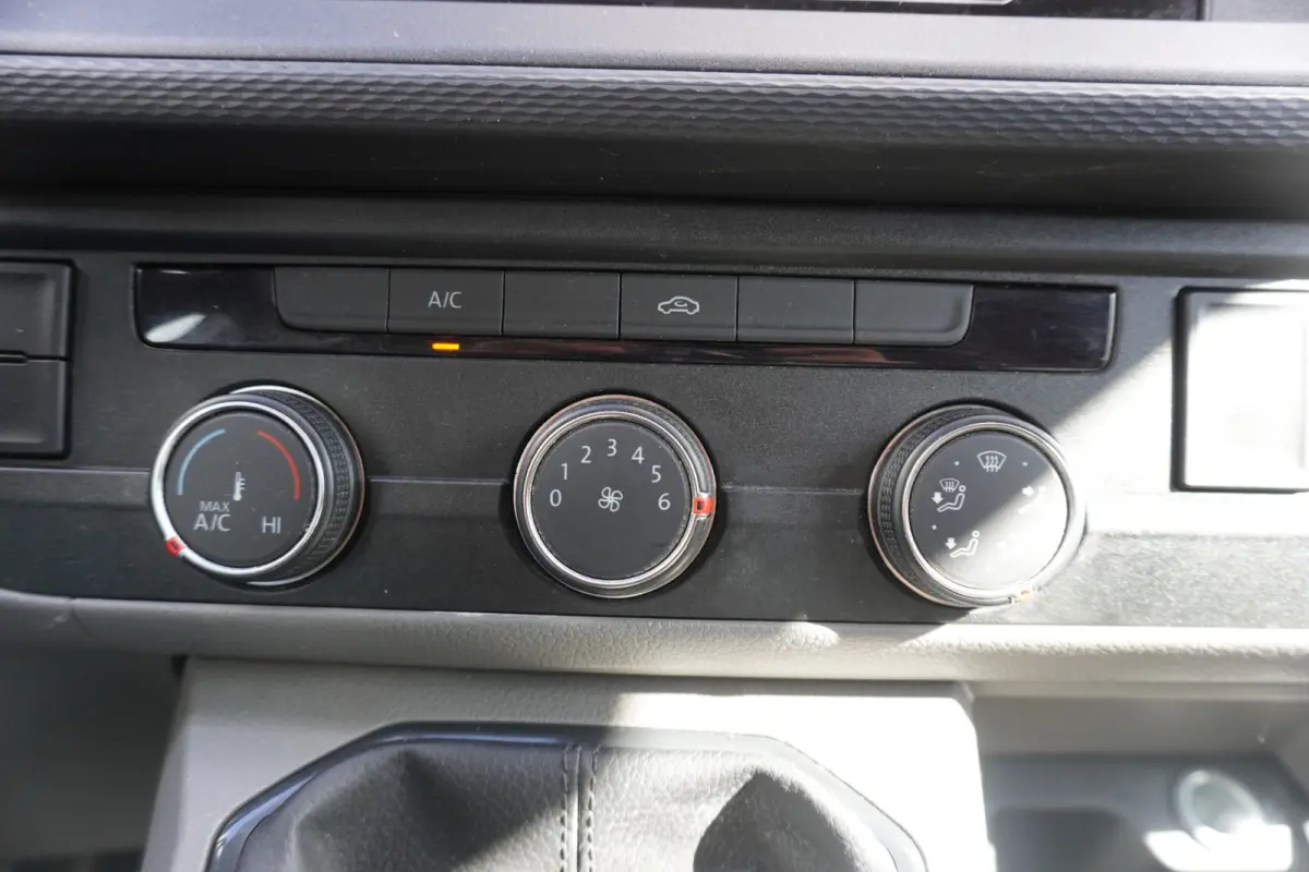 L2H1 110pk L2H1 Camera Apple Carplay Airco Cruise control 3-zits