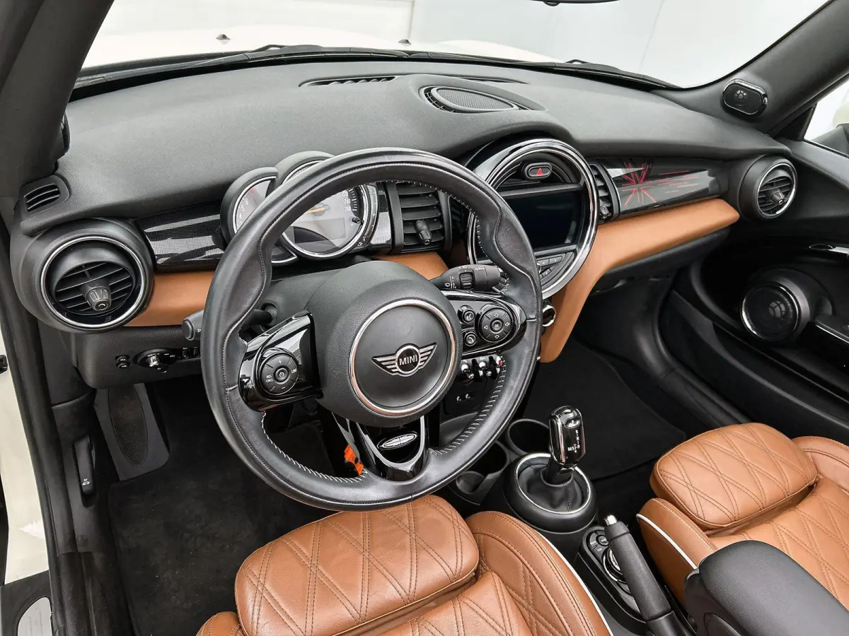 1.5 Chili | AUTOMAAT | HARMAN KARDON | LEDER | PARKEERSENSOREN | STOELVERWARMING | LED VERLICHTING | CRUISE CONTROL | BLUETOOTH | AIRCO | LICHTMETALEN VELGEN | CLIMATE CONTROL |