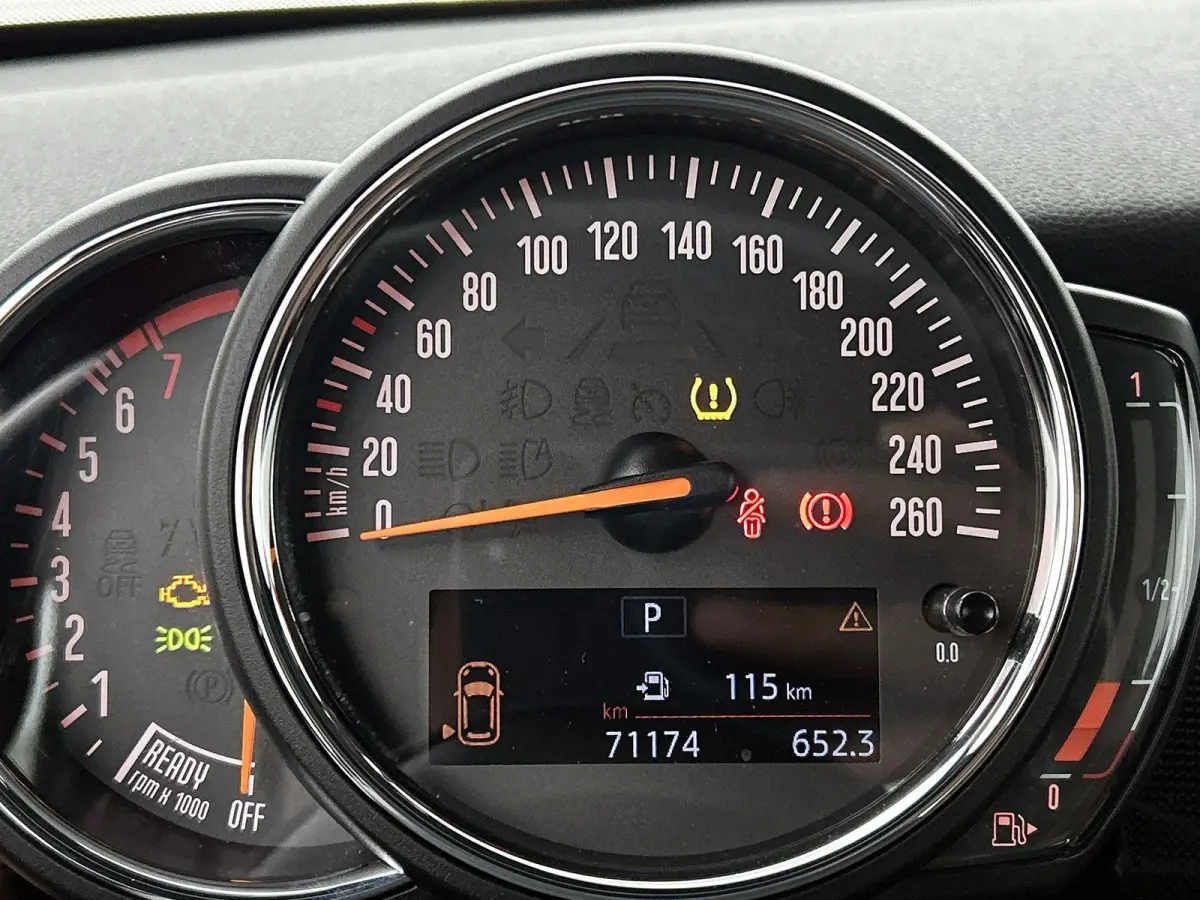 1.5 Chili | AUTOMAAT | HARMAN KARDON | LEDER | PARKEERSENSOREN | STOELVERWARMING | LED VERLICHTING | CRUISE CONTROL | BLUETOOTH | AIRCO | LICHTMETALEN VELGEN | CLIMATE CONTROL |