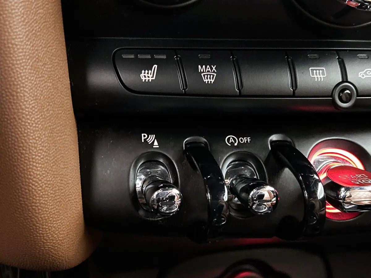 1.5 Chili | AUTOMAAT | HARMAN KARDON | LEDER | PARKEERSENSOREN | STOELVERWARMING | LED VERLICHTING | CRUISE CONTROL | BLUETOOTH | AIRCO | LICHTMETALEN VELGEN | CLIMATE CONTROL |