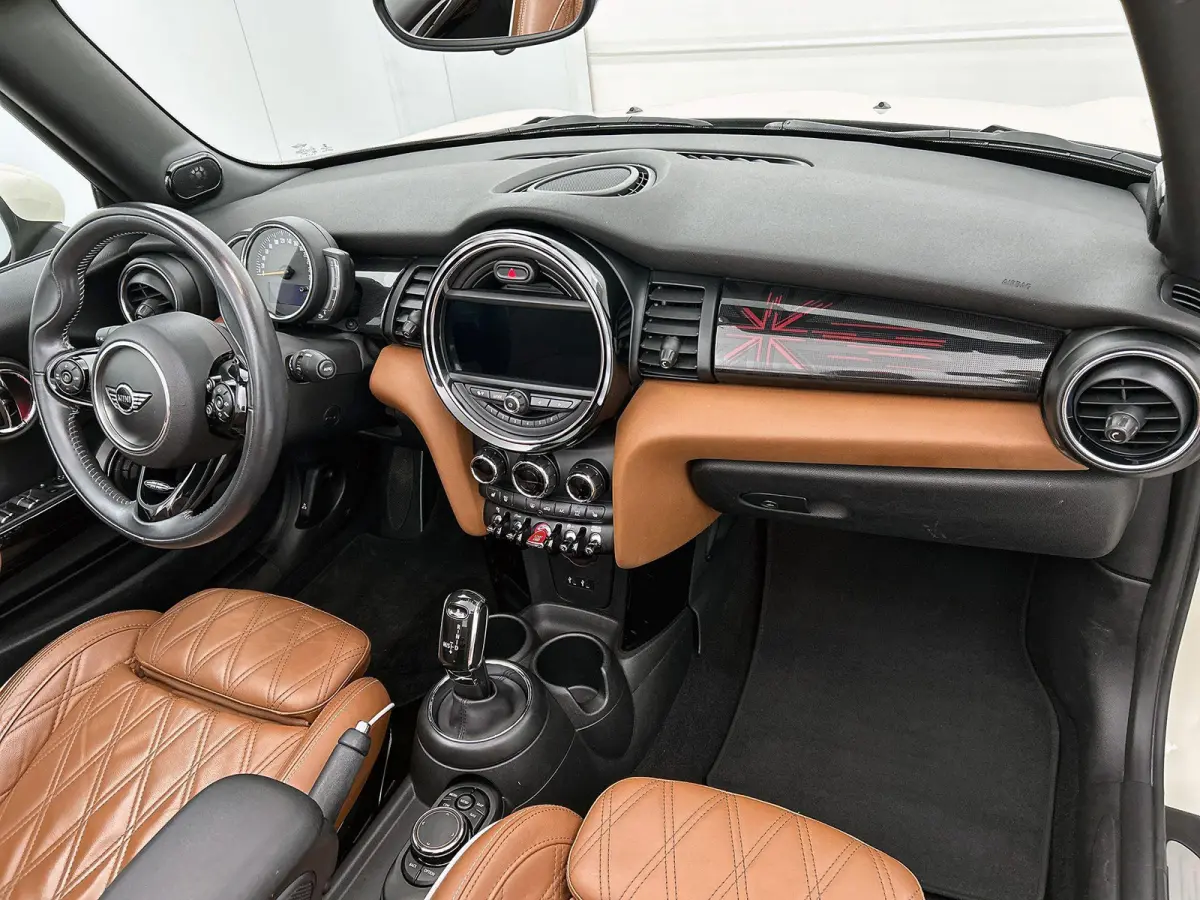 1.5 Chili | AUTOMAAT | HARMAN KARDON | LEDER | PARKEERSENSOREN | STOELVERWARMING | LED VERLICHTING | CRUISE CONTROL | BLUETOOTH | AIRCO | LICHTMETALEN VELGEN | CLIMATE CONTROL |