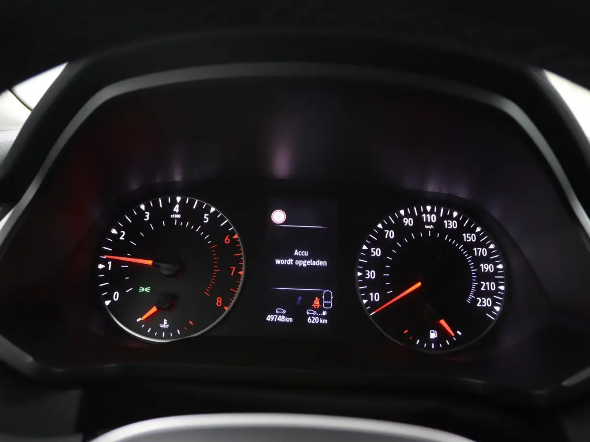 evolution TCe 90 | Parkeercamera | Navigatie | Climate Control |