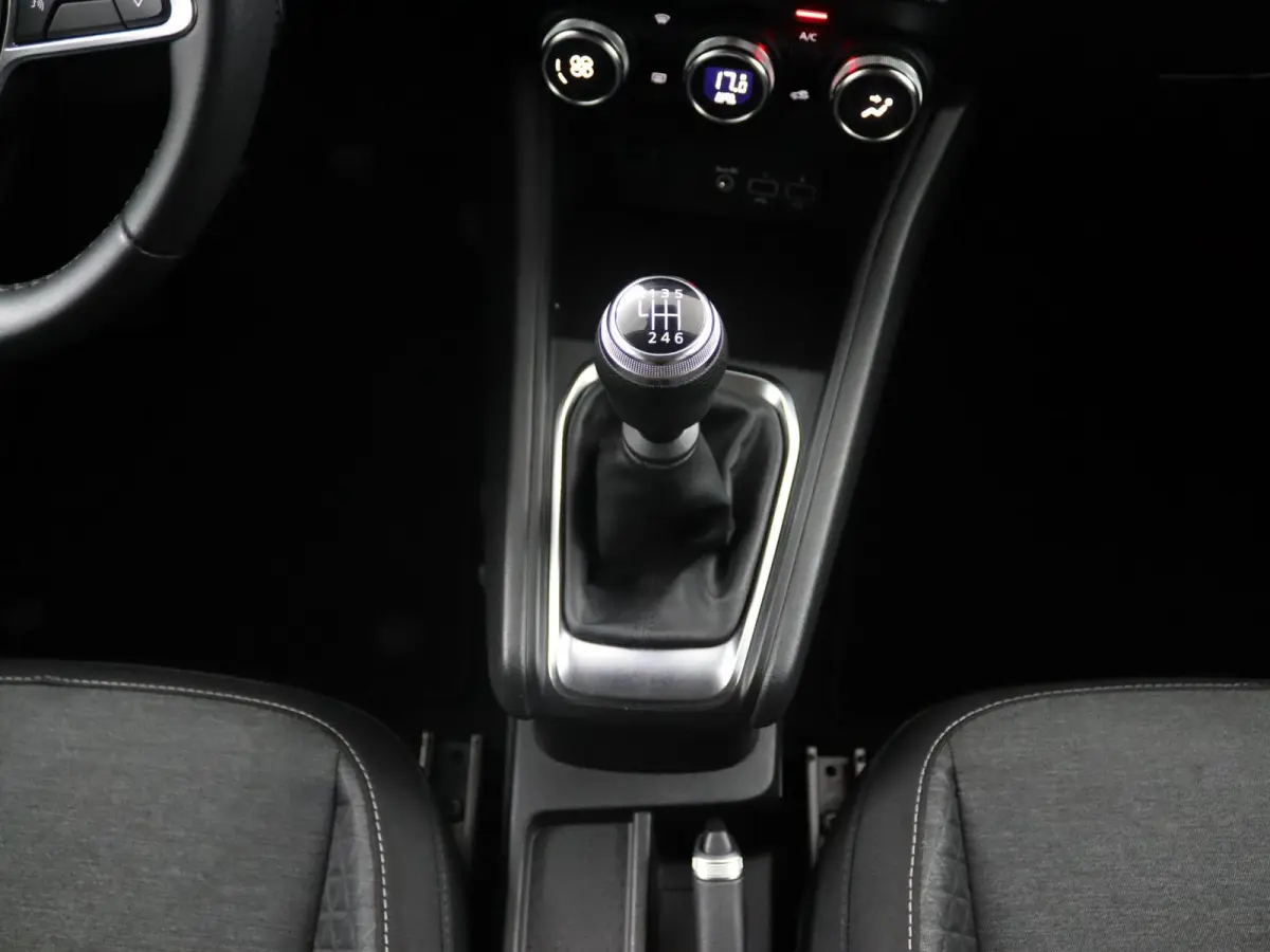 evolution TCe 90 | Parkeercamera | Navigatie | Climate Control |