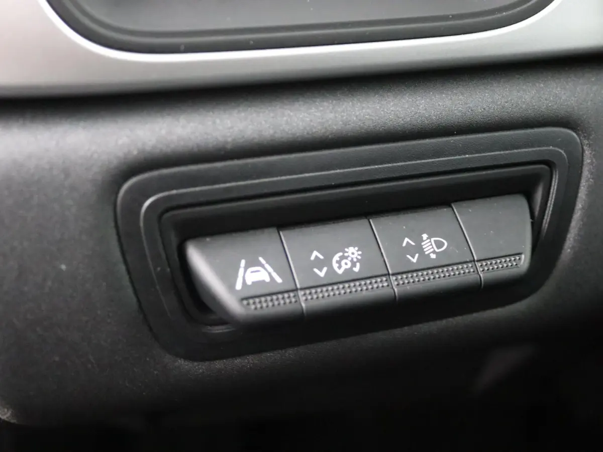 evolution TCe 90 | Parkeercamera | Navigatie | Climate Control |