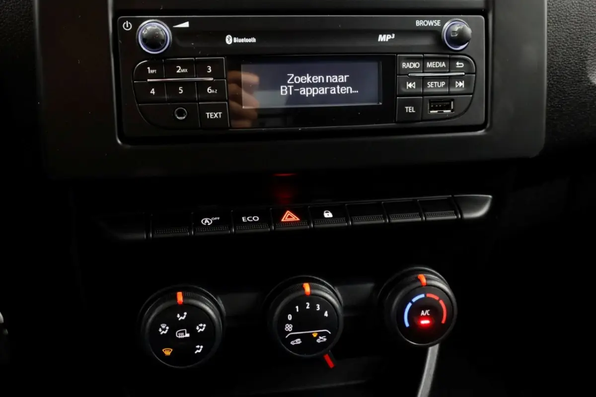 1.3 TCe 100pk Benzine Comfort Airco/Cruise Control 06-2024