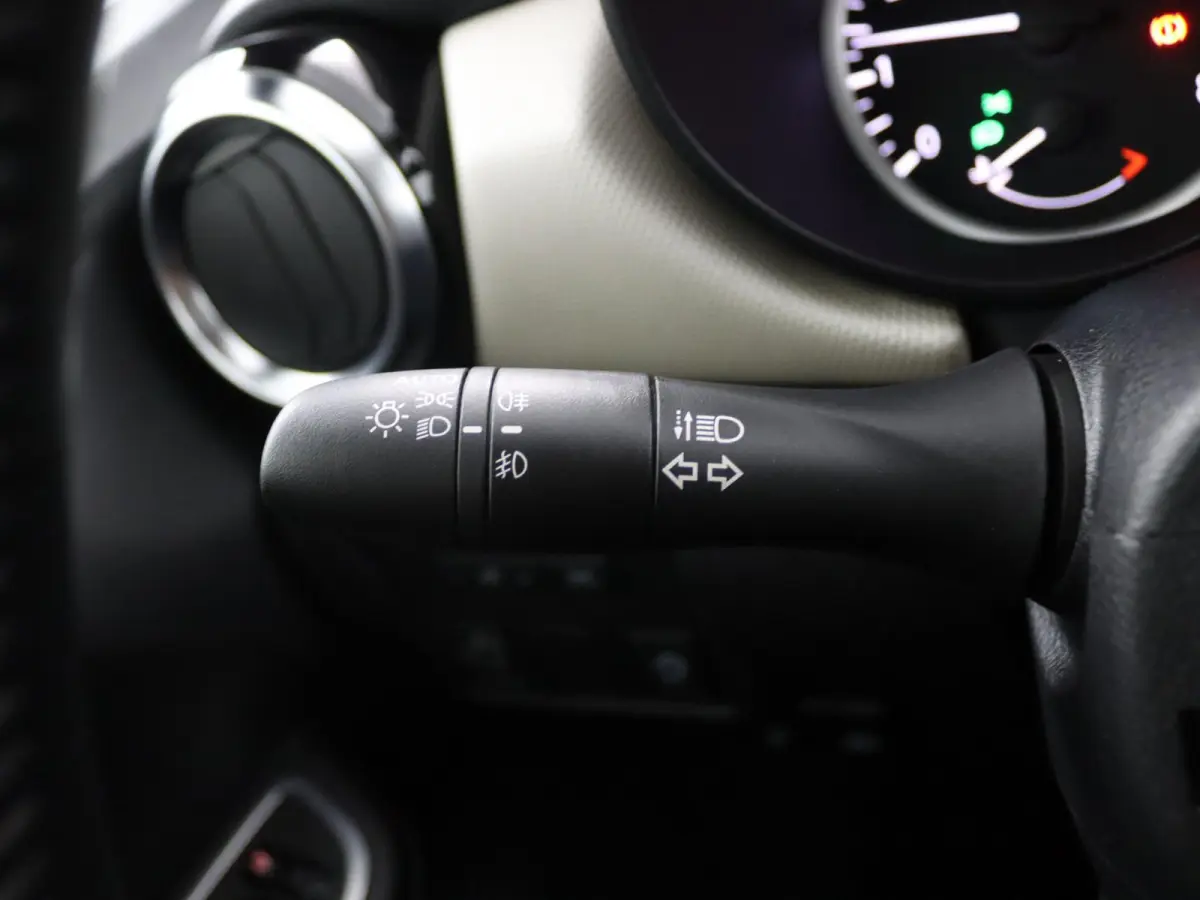 1.0 IG-T N-Connecta | Navigatie | Parkeercamera | Keyless Entry |