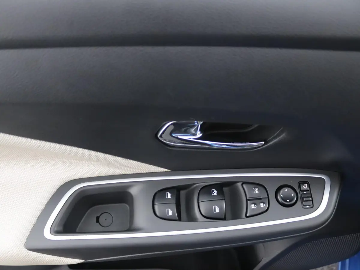 1.0 IG-T N-Connecta | Navigatie | Parkeercamera | Keyless Entry |