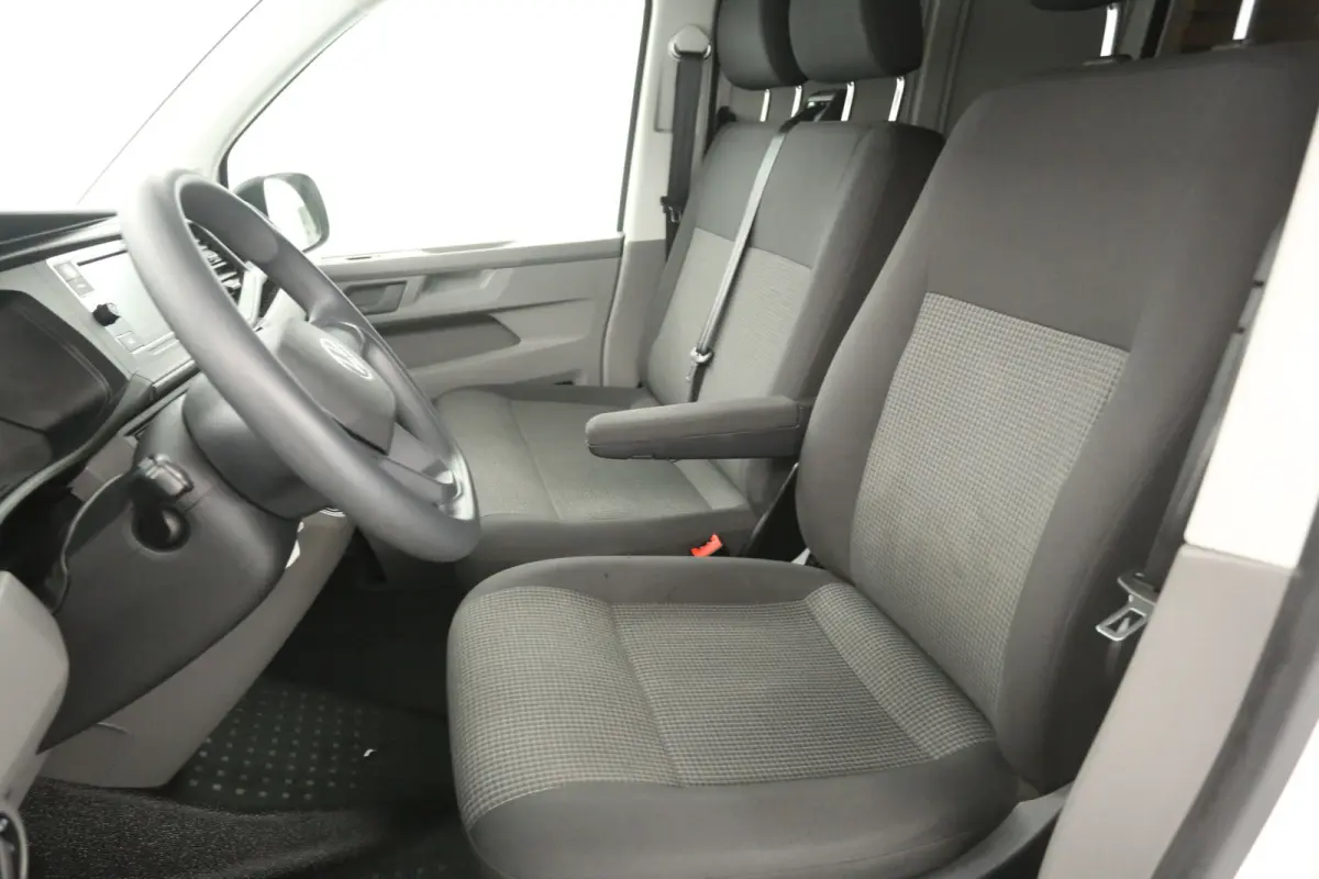 2.0 TDI L1H1 140PK | Airco | Cruise | 3 Zits | Carplay | Trekhaak | Parkeersens.
