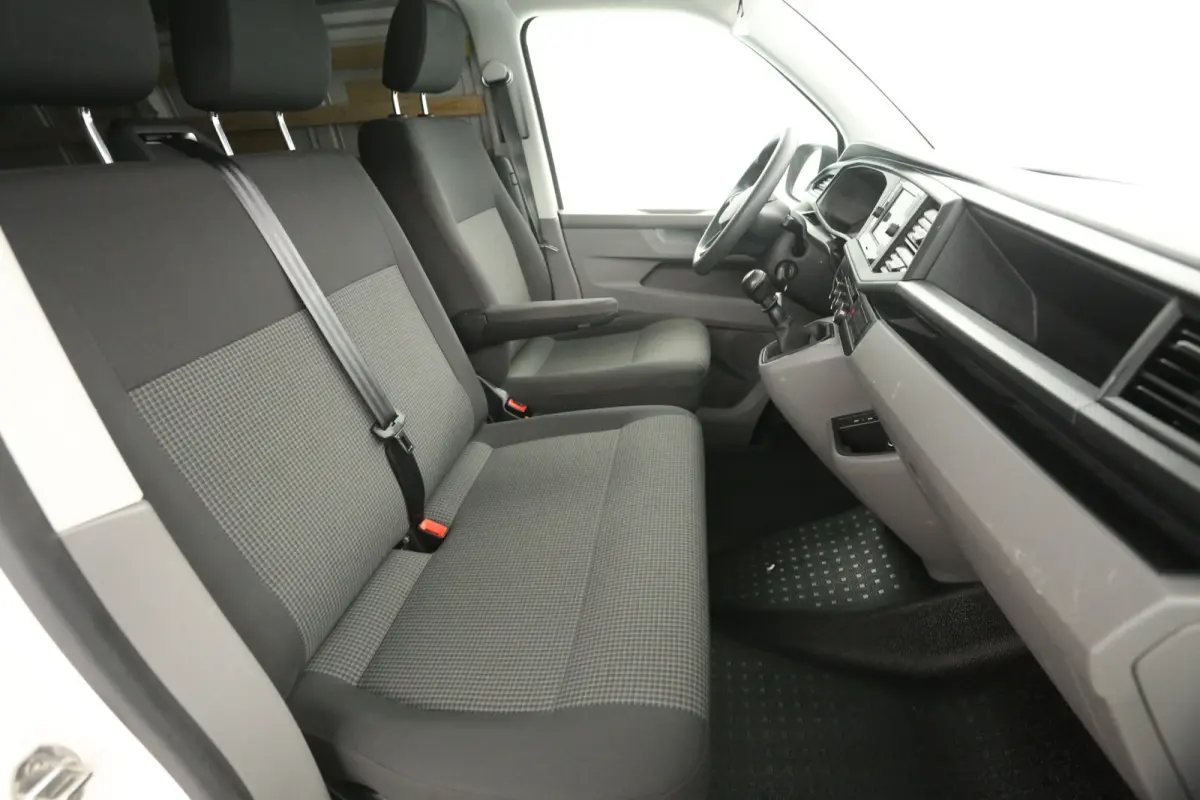 2.0 TDI L1H1 140PK | Airco | Cruise | 3 Zits | Carplay | Trekhaak | Parkeersens.