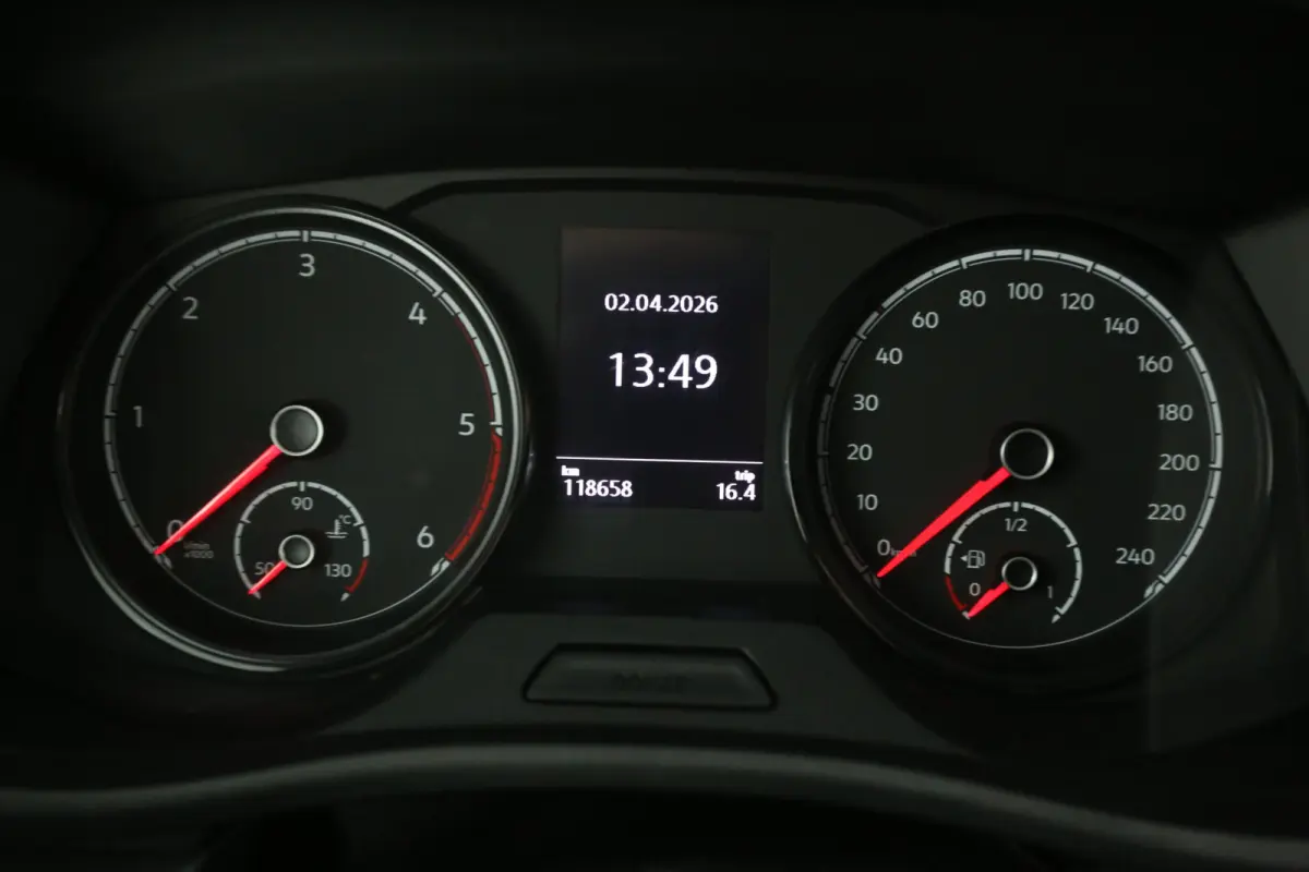 2.0 TDI L1H1 140PK | Airco | Cruise | 3 Zits | Carplay | Trekhaak | Parkeersens.