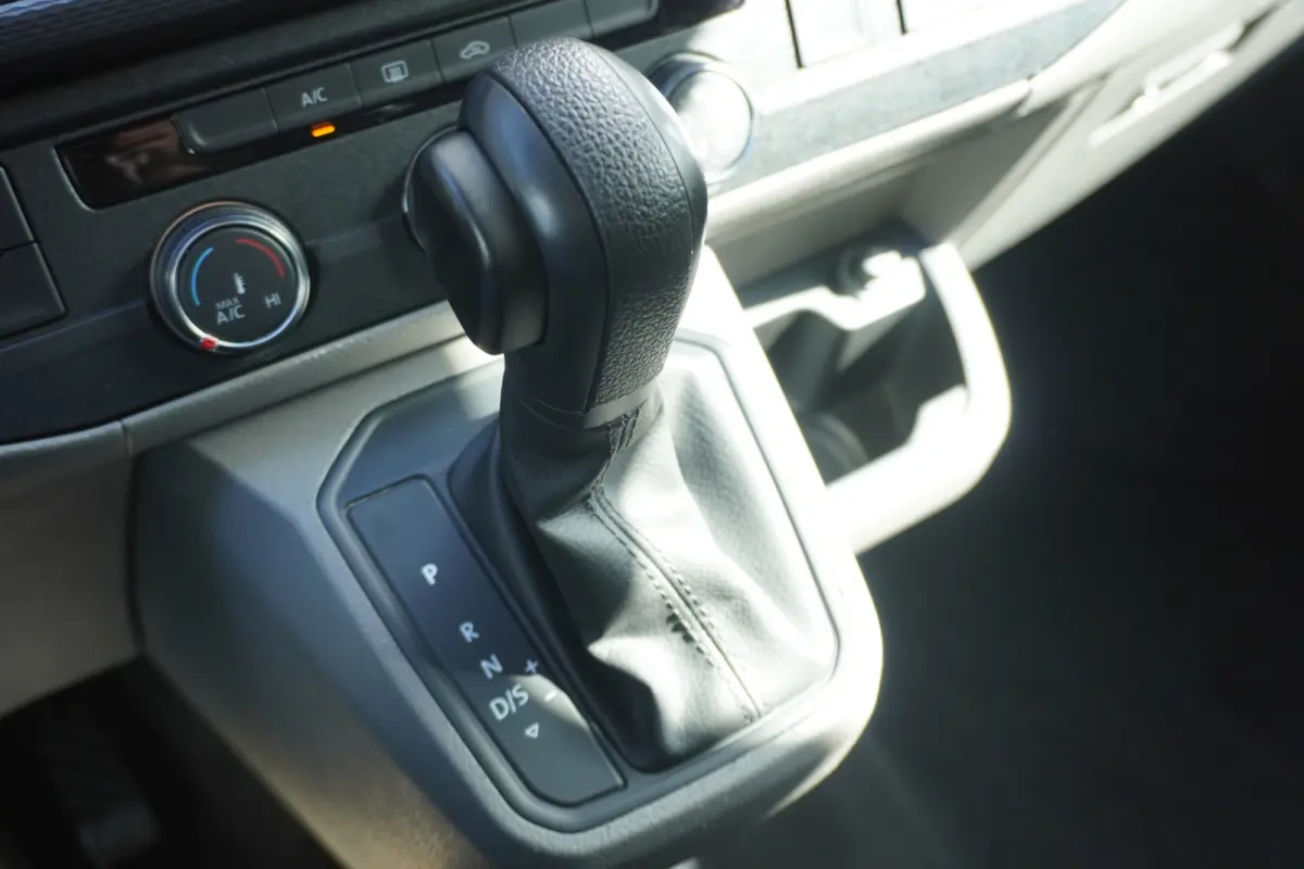 199pk Automat L1H1 LED Navigatie Camera parkeersensoren Apple Carplay Trekhaak