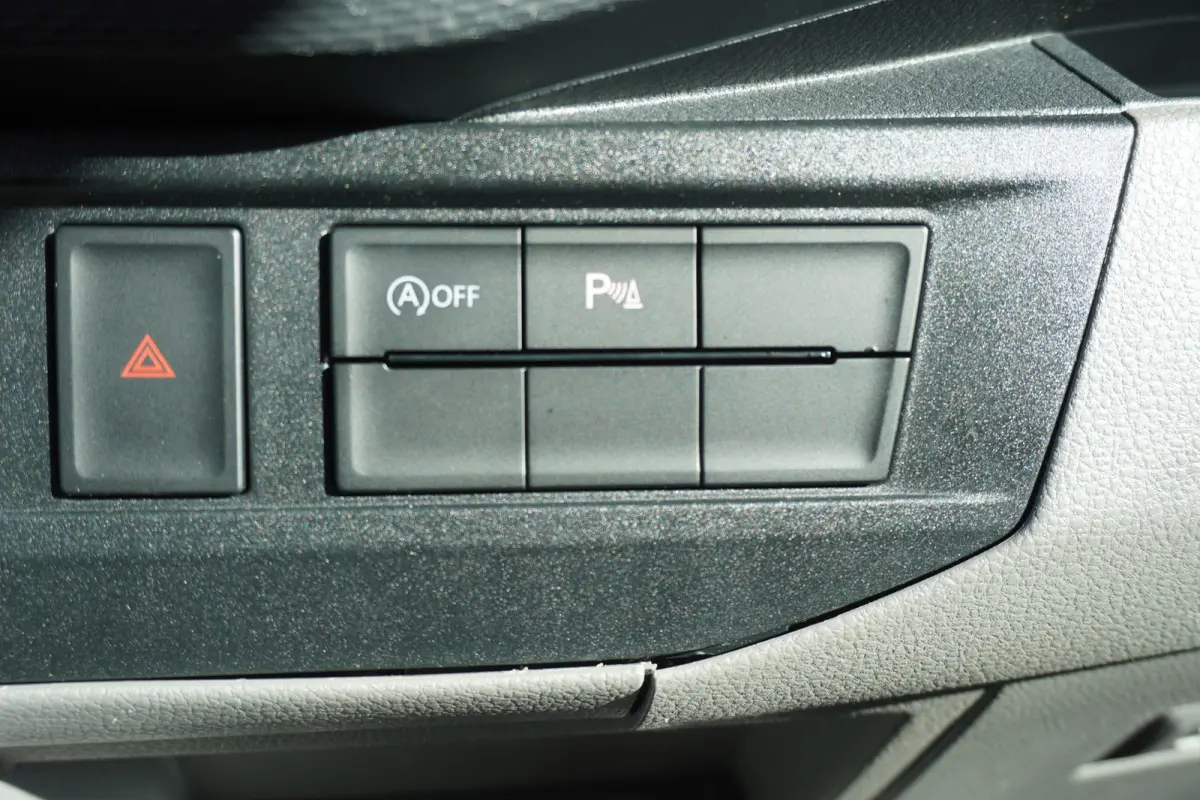 199pk Automat L1H1 LED Navigatie Camera parkeersensoren Apple Carplay Trekhaak